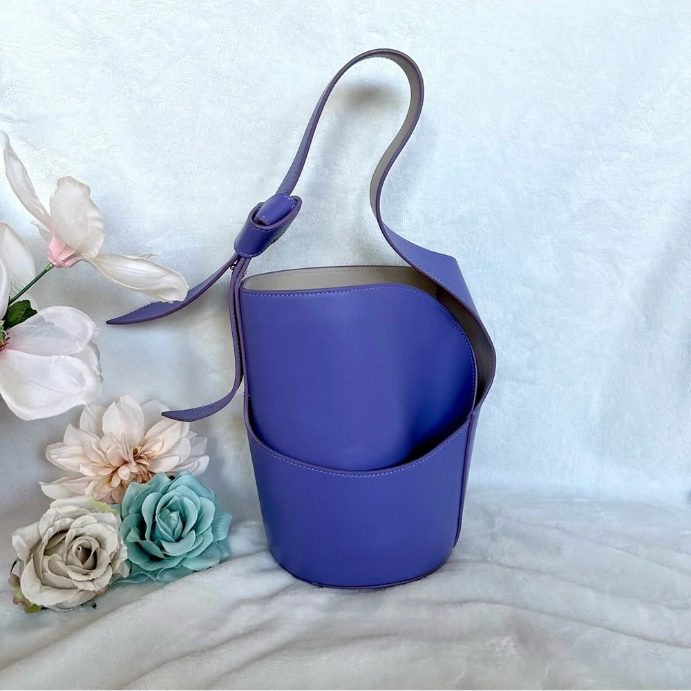 GIAQUINTO Bucket Bag - Picture 12 of 14